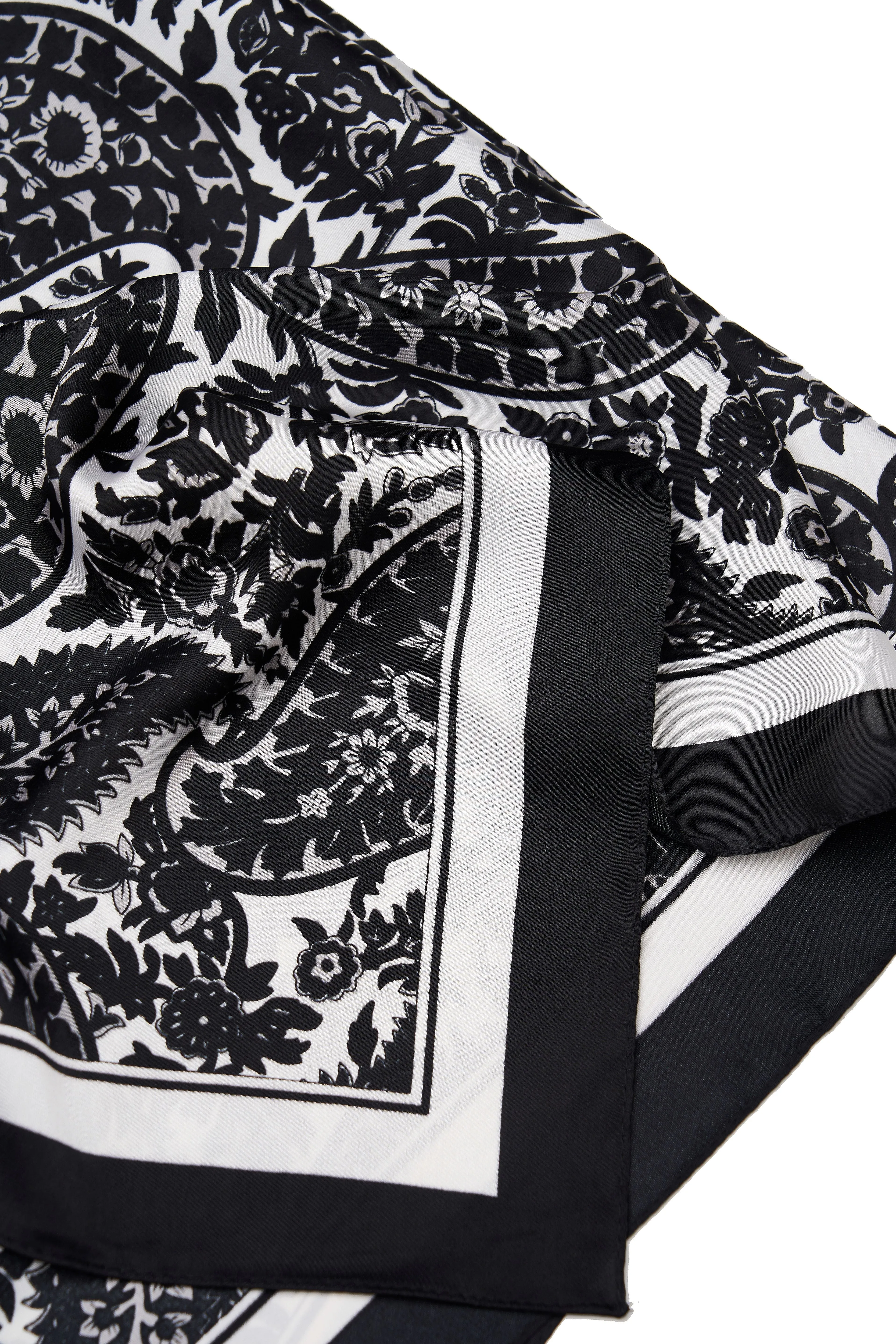 BLACK PRINTED SCARF