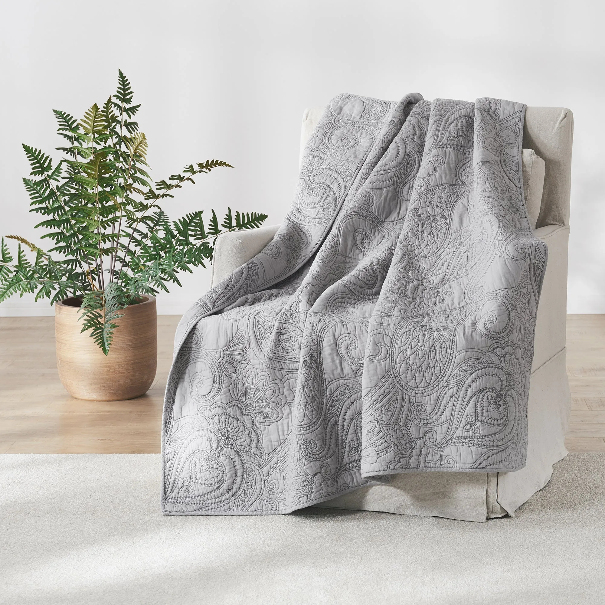 Perla Quilted Throw