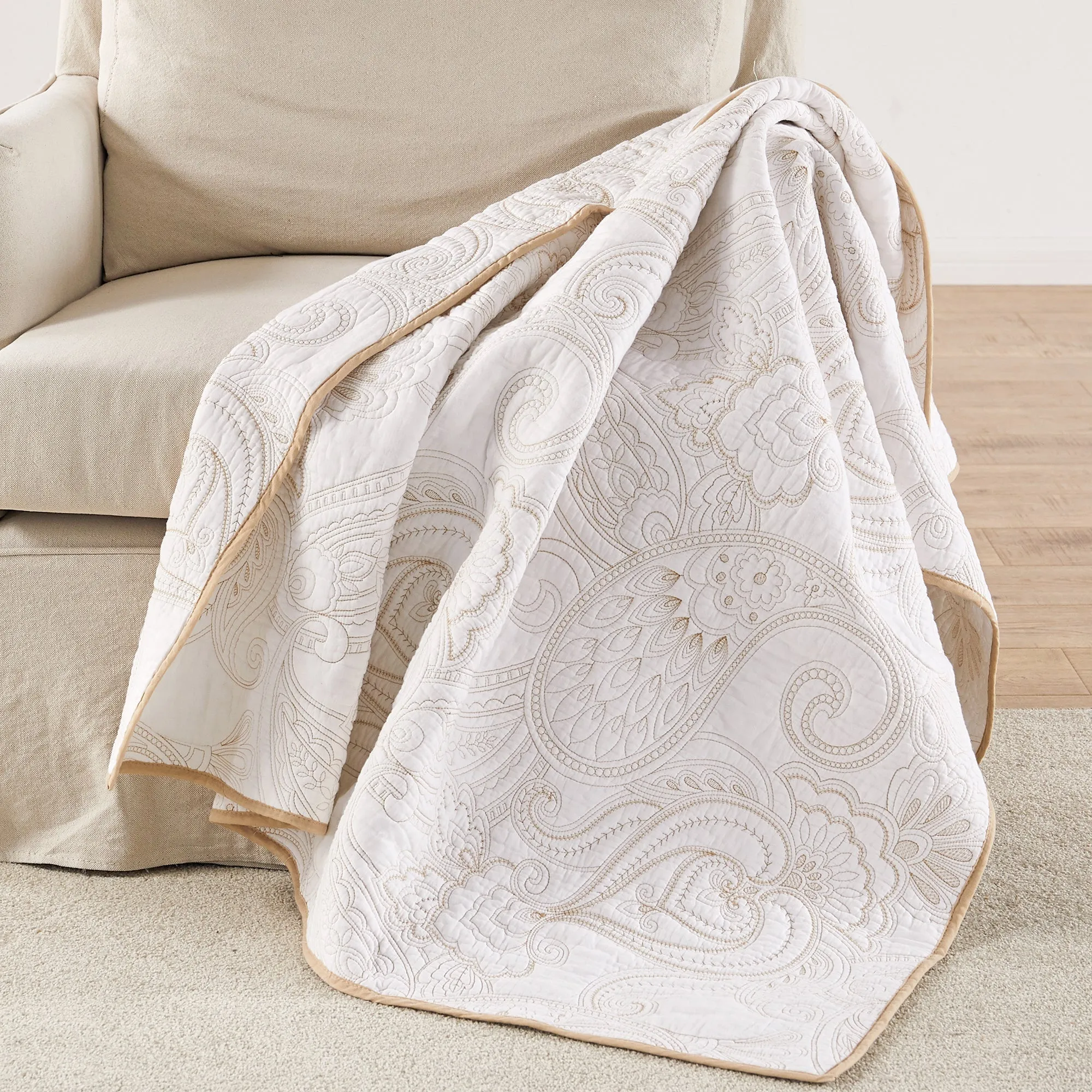 Perla Quilted Throw